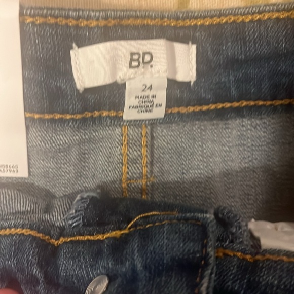 NWT Cute denim mini skirt - Picture 2 of 6